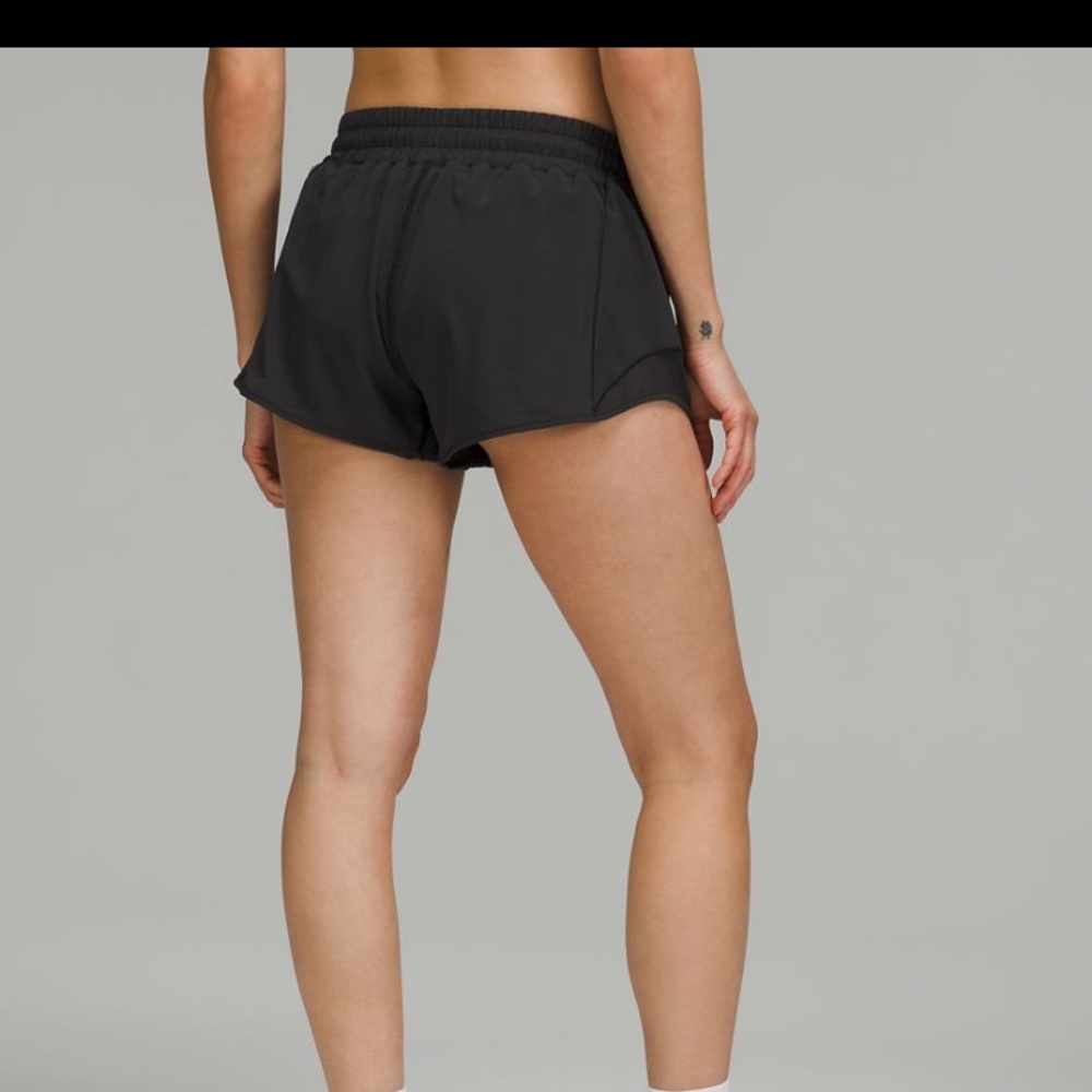 Black lululemon shorts hotty hot 2.5